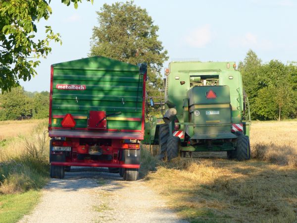 Żniwa 2016 - John Deere 1177 , New Holland T7.210