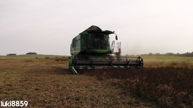 Koszenie koniczyny z John Deere'm W540