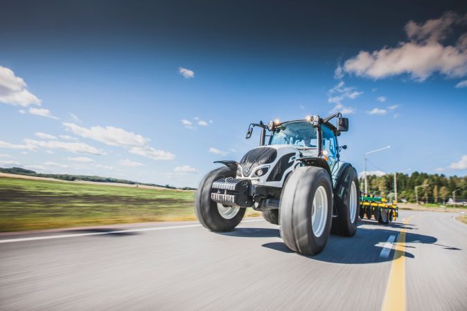 Zupełnie nowa seria A – Pracujący bohater