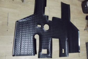 Dywanik podłogi URSUS C 385 KOMPLETNY