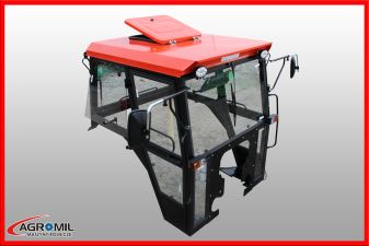 Kabina do ciągnika C-330 bez błotników Naglak 