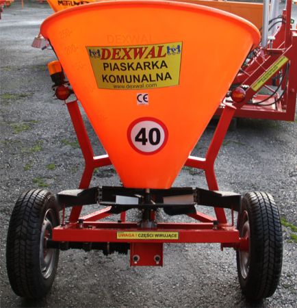 Piaskarka Komunalna Ciągniona QUAD 300 DEXWAL / NOWA